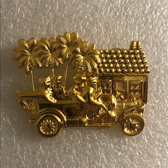 Vtg Antique car pin Automobile Gold tone pin - Picture 6 of 12